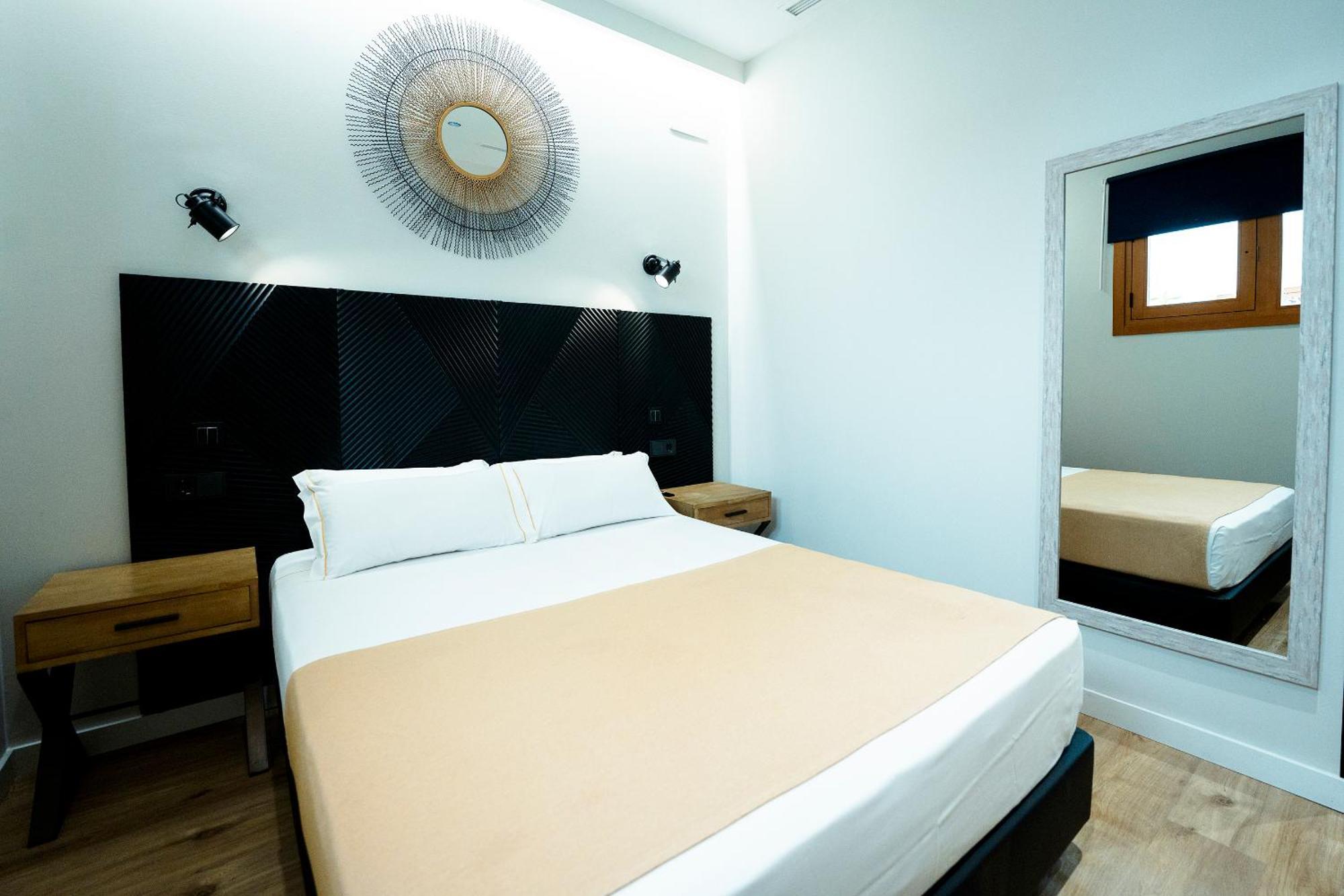 Aparthotel Luz De Gades - Suites Spa Gym - Adults Only Cádiz Exterior foto